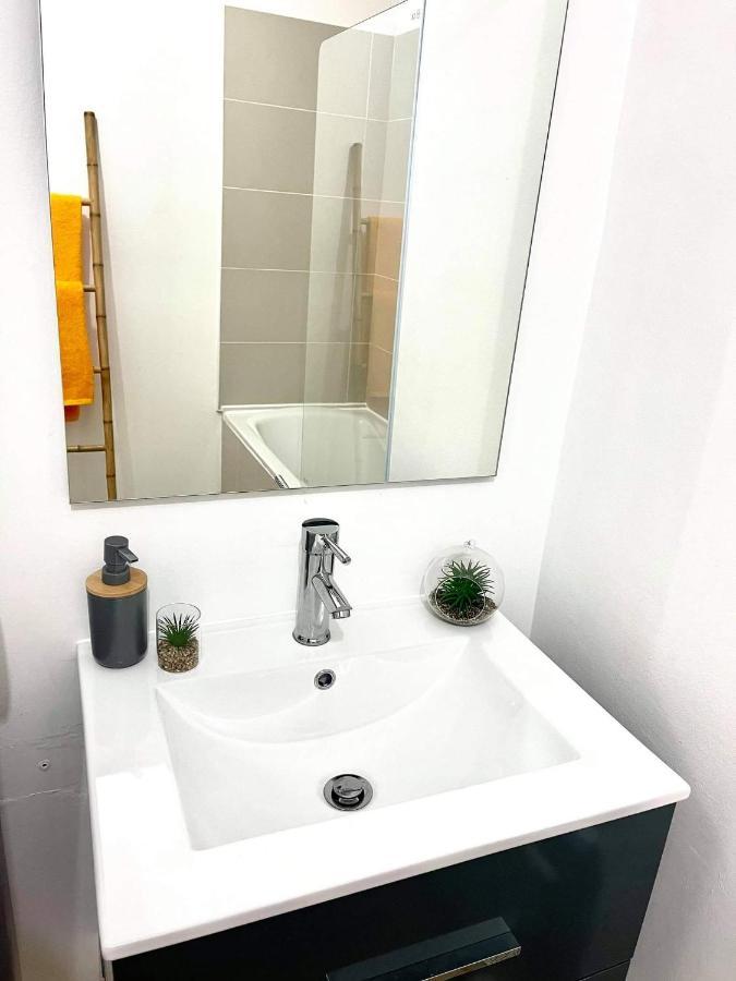 Entièrement équipé, climatisé, Wifi, au dernier étage sans vis à vis Apartamento Saint-Denis Exterior foto